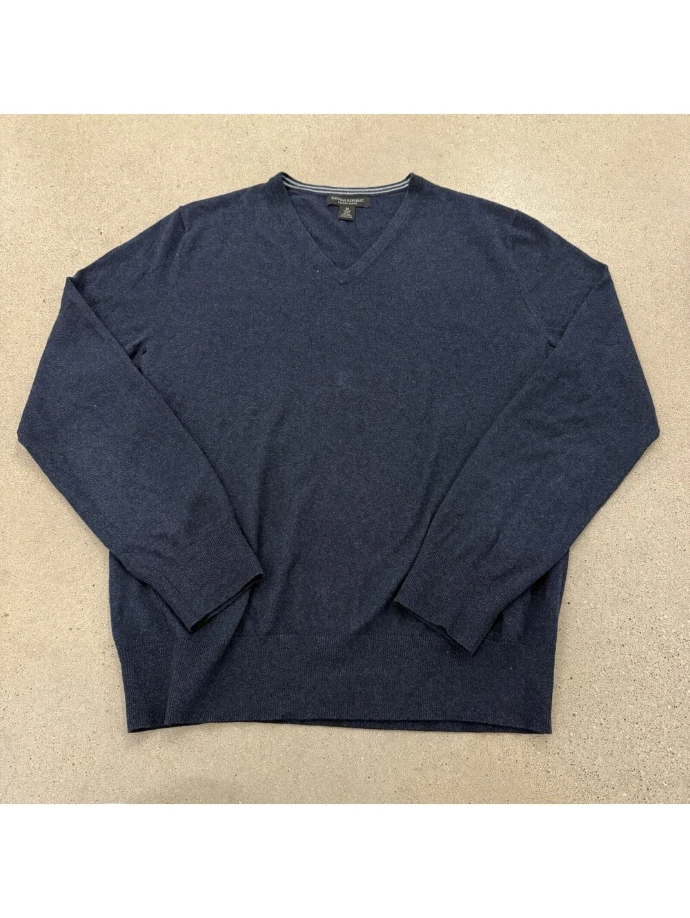 Banana Republic Mens Sweater M Navy Blue Luxury Blend Cashmere/Silk V-Neck